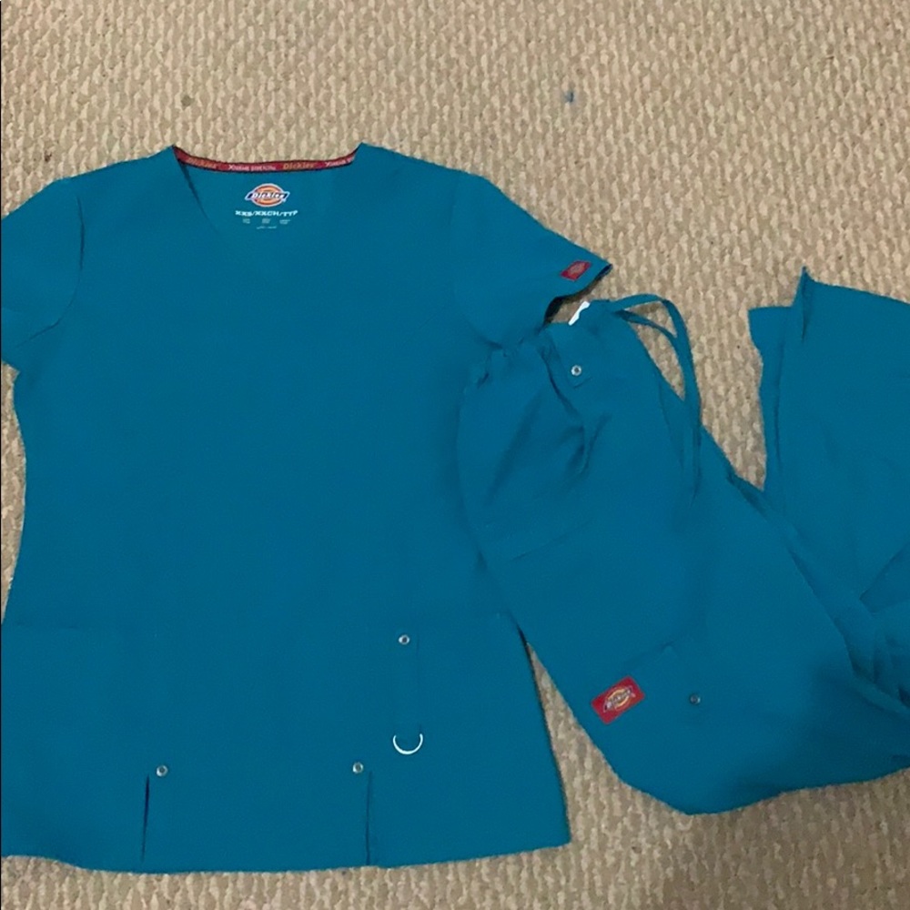 Sold 🚨Teal Dickies Medical Scrub Set XXS
